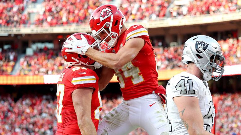 Chiefs Recover Botched Snap By Raiders In Closing Seconds, Clinch ...