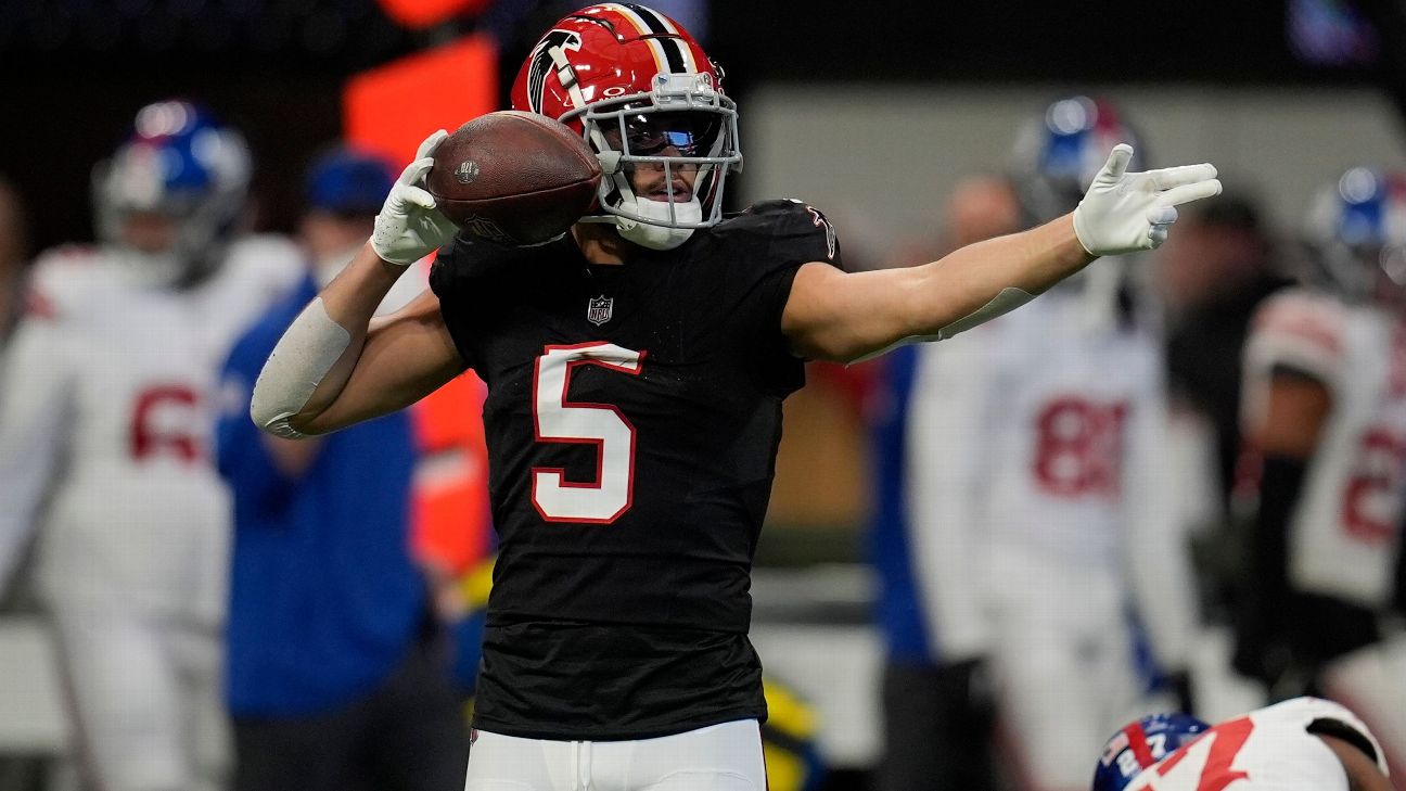 Eric Karabell’s early 2025 fantasy football flex and superflex rankings